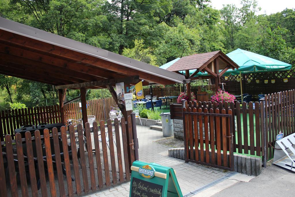 Hotel Saentis Komorní Lhotka Екстериор снимка