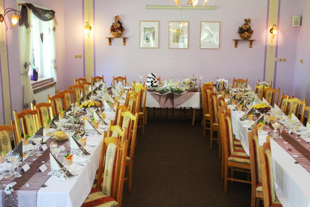 Hotel Saentis Komorní Lhotka Екстериор снимка
