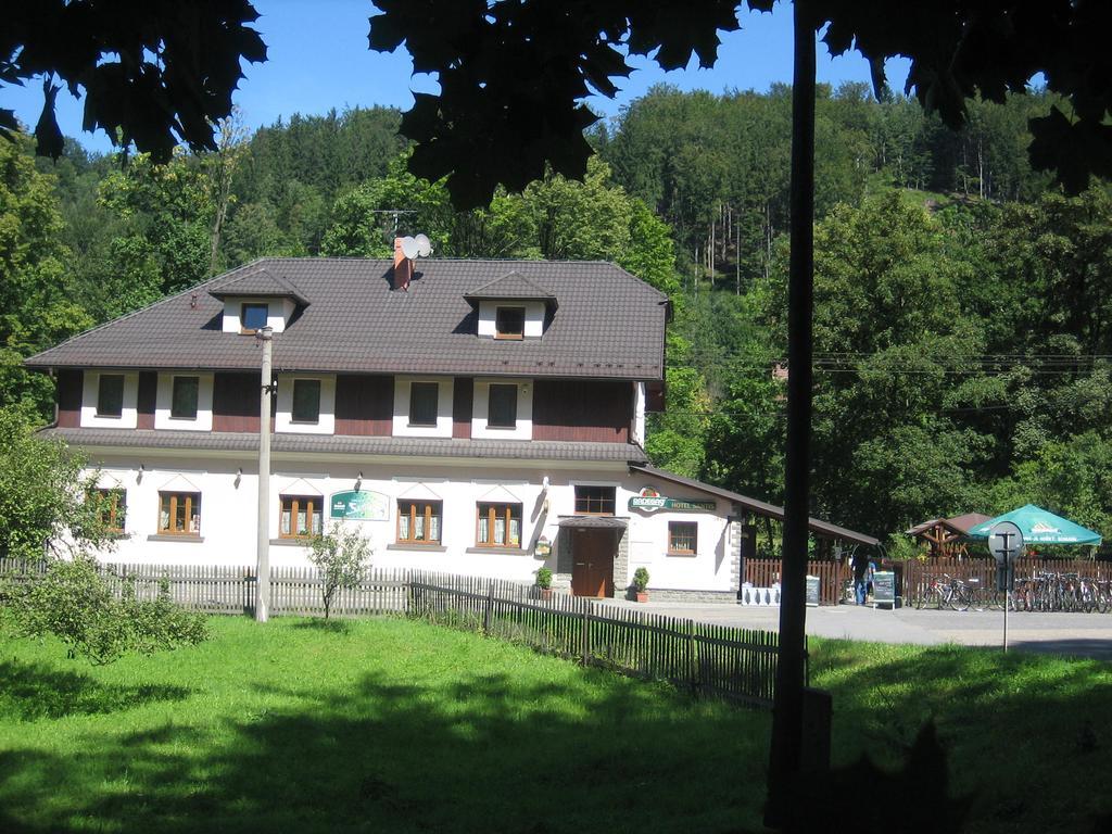 Hotel Saentis Komorní Lhotka Екстериор снимка